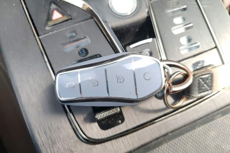 Used BYD Han 2023 EV Champion Edition 605KM Front-Drive Premium Model Vehicle Key