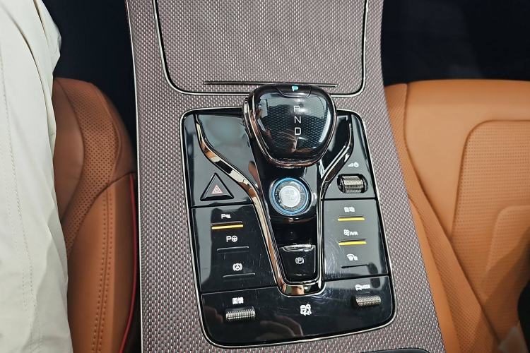 Used BYD Han 2023 EV Champion Edition 610KM All-Wheel-Drive Flagship Model Gear Lever