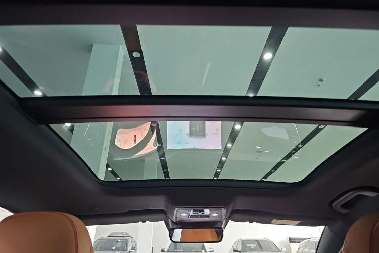 Used BYD Han 2023 EV Champion Edition 610KM All-Wheel-Drive Flagship Model Headliner
