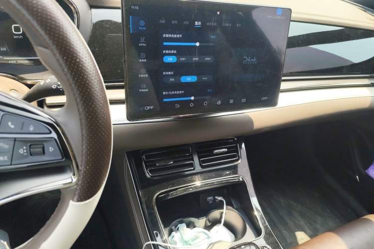 Used BYD Han 2023 DM-i Champion Edition 121KM Elite Model Audio And AC Panel
