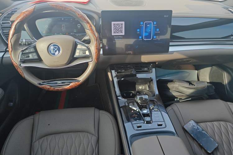 Used BYD Han 2023 DM-i Champion Edition 121KM Prestige Model Audio And AC Panel