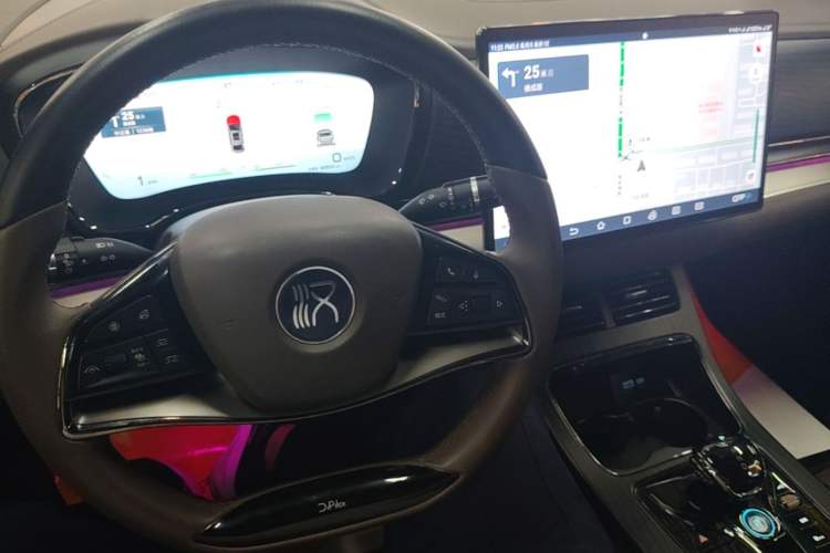 Used BYD Han 2023 DM-i Champion Edition 121KM Prestige Model Center Console