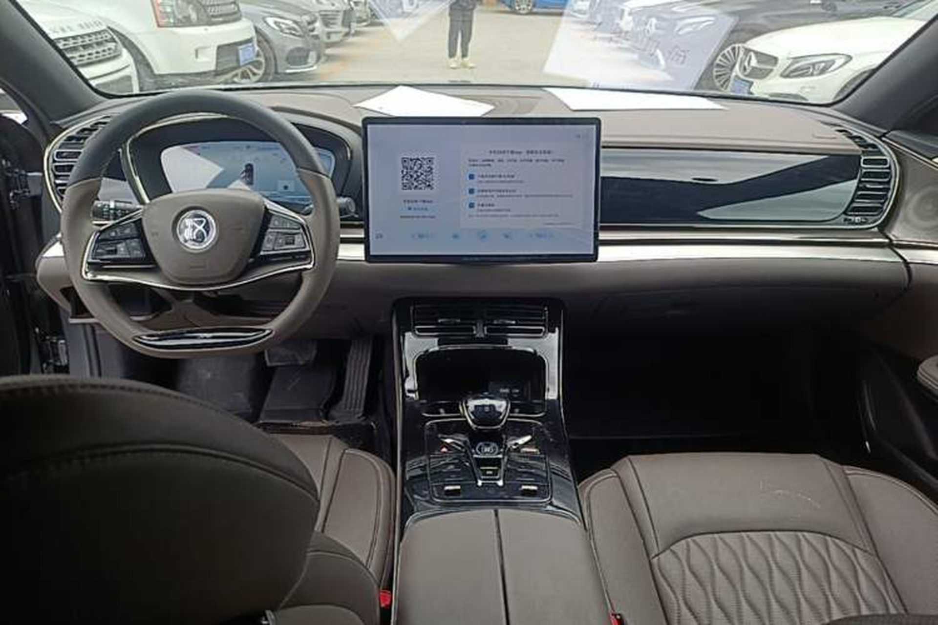 Used BYD Han 2023 DM-i Champion Edition 121KM Prestige Model Center Console