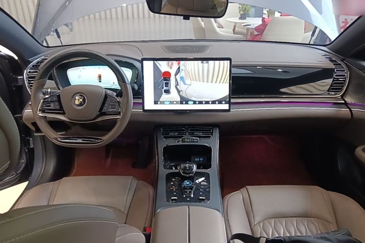 Used BYD Han 2023 DM-i Champion Edition 121KM Prestige Model Center Console
