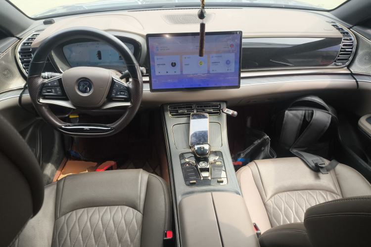 Used BYD Han 2023 DM-i Champion Edition 121KM Prestige Model Center Console