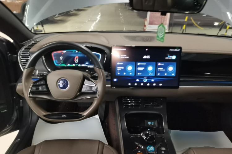 Used BYD Han 2023 DM-i Champion Edition 121KM Prestige Model Center Console
