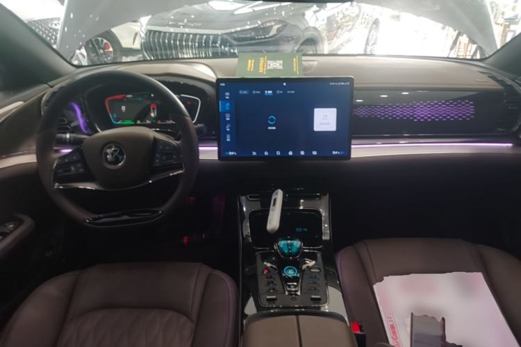 Used BYD Han 2023 DM-i Champion Edition 121KM Prestige Model Center Console