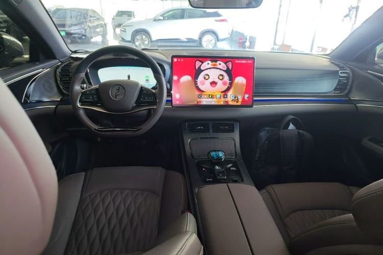 Used BYD Han 2023 EV Champion Edition 605KM Front-Drive Premium Model Center Console
