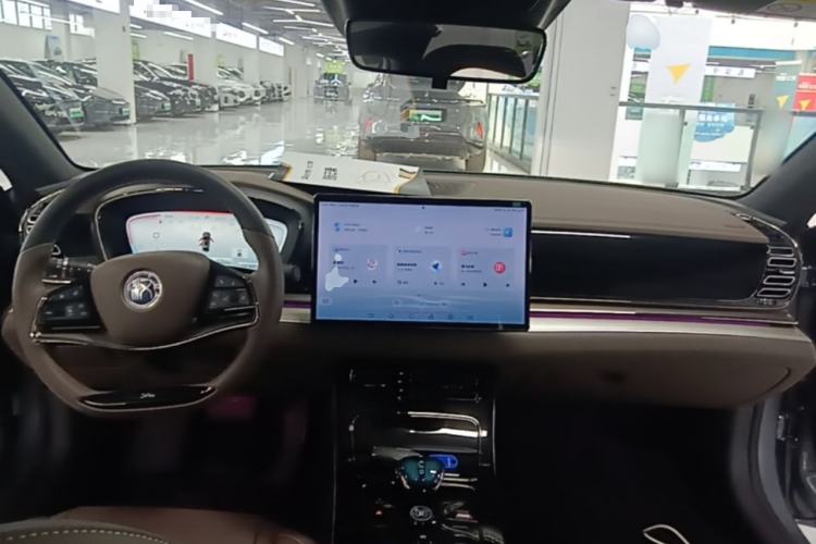 Used BYD Han 2023 EV Champion Edition 605KM Front-Drive Premium Model Center Console