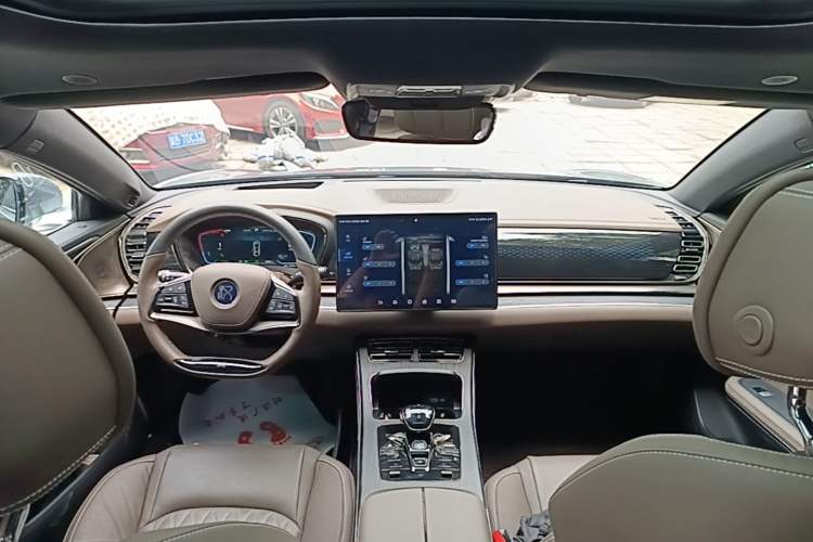 Used BYD Han 2023 EV Champion Edition 715 km Front-Drive Flagship Model Center Console