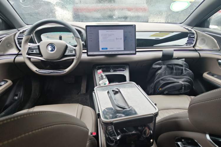 Used BYD Han 2023 DM-i Champion Edition 121KM Prestige Model Center Console
