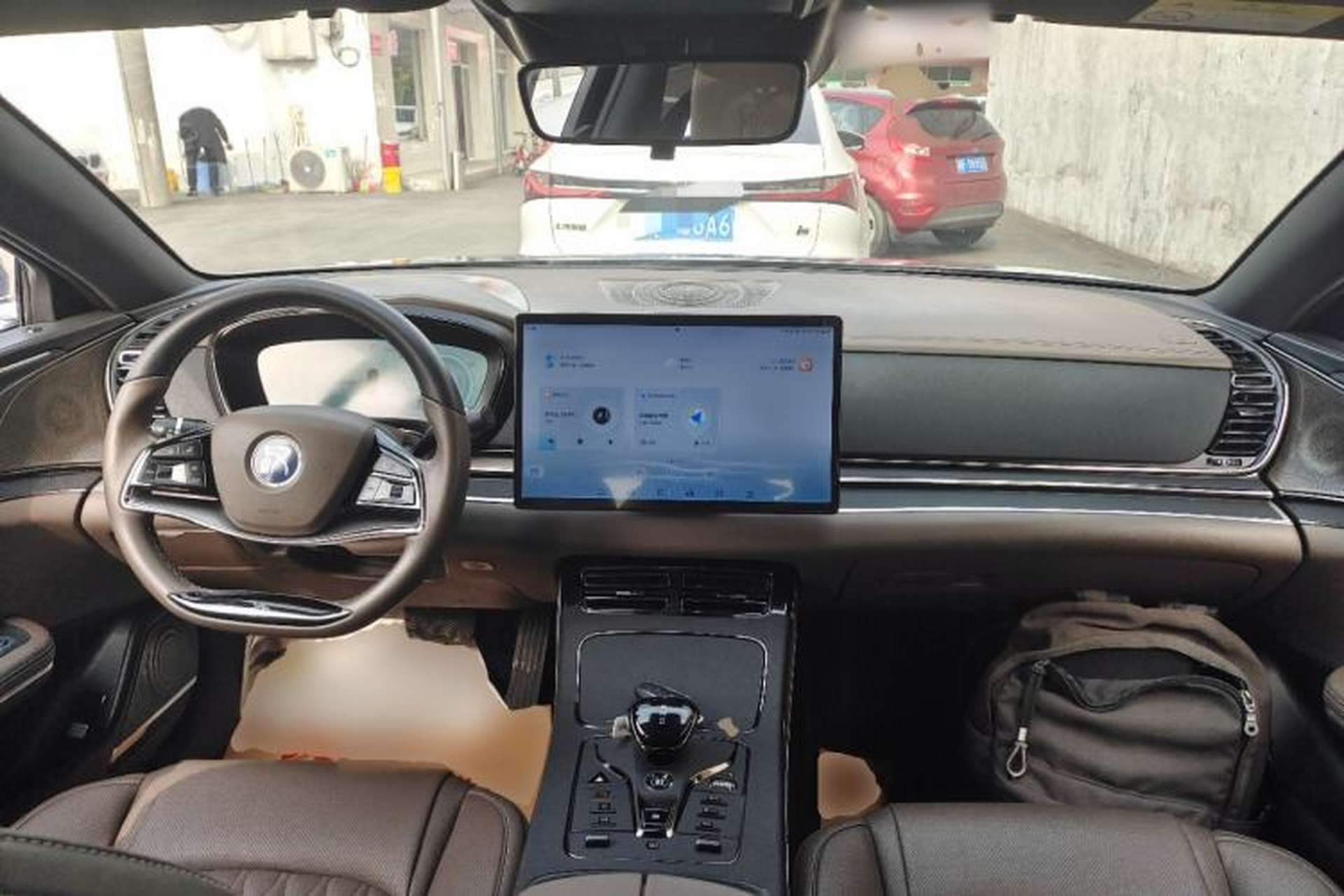 Used BYD Han 2023 DM-i Champion Edition 121KM Prestige Model Center Console