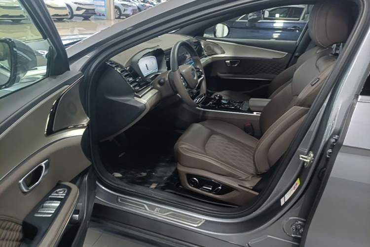 Used BYD Han 2023 DM-i Champion Edition 121KM Prestige Model Driver Seat