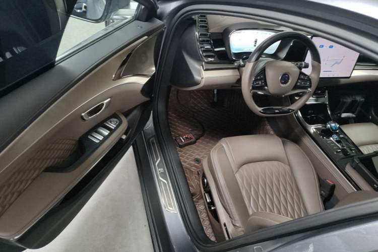 Used BYD Han 2023 EV Champion Edition 506KM Front-Wheel-Drive Premium Model Driver Seat