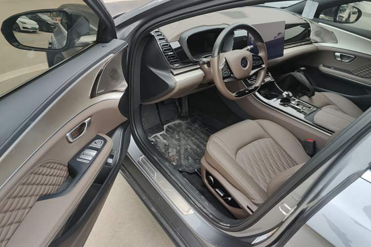 Used BYD Han 2023 EV Champion Edition 605KM Front-Drive Premium Model Driver Seat