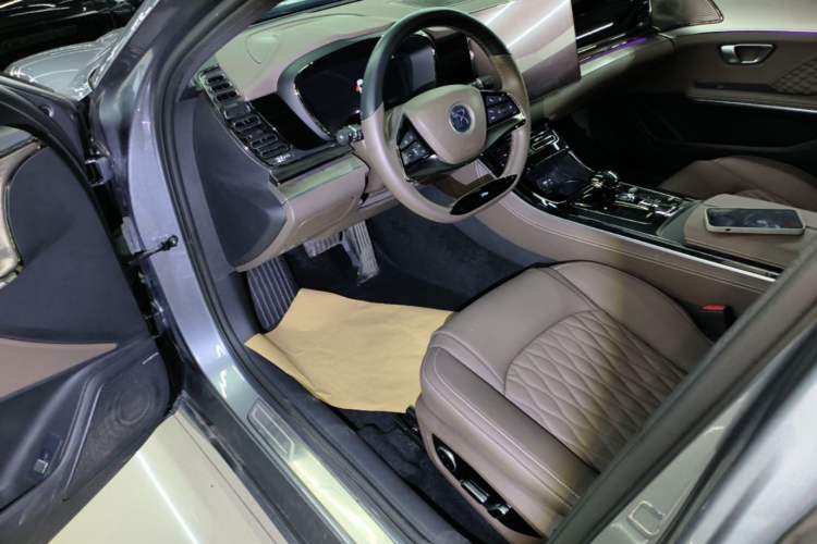Used BYD Han 2023 DM-i Champion Edition 121KM Prestige Model Driver Seat