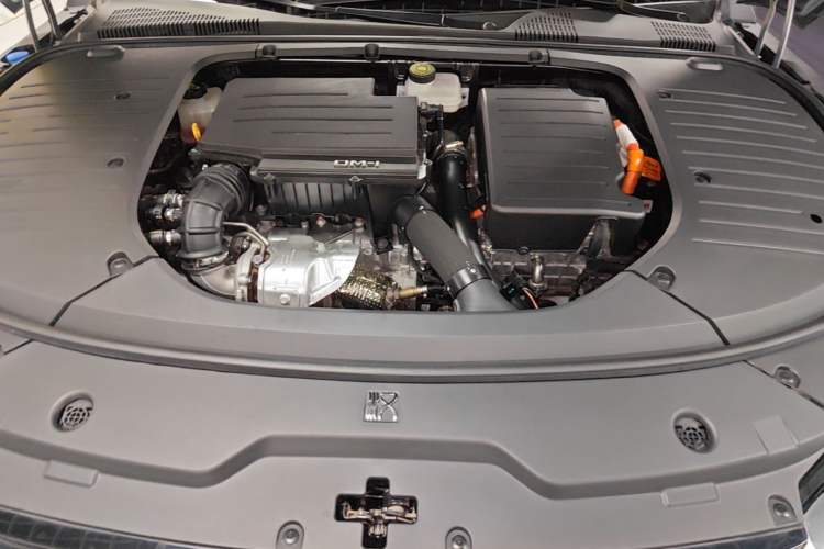 Used BYD Han 2023 DM-i Champion Edition 121KM Prestige Model Engine Bay