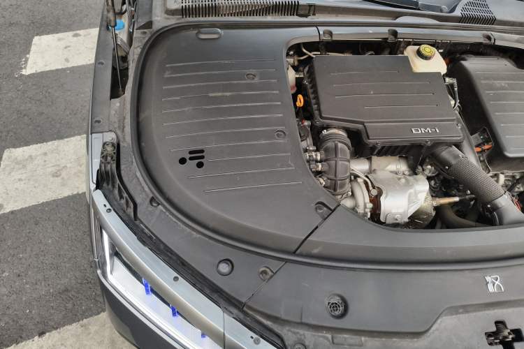 Used BYD Han 2023 DM-i Champion Edition 121KM Prestige Model Engine Bay Right