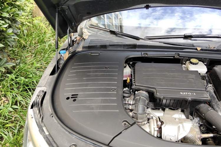 Used BYD Han 2023 DM-i Champion Edition 121KM Prestige Model Engine Bay Right