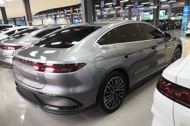 Used BYD Han 2023 EV Champion Edition 506KM Front-Wheel-Drive Premium Model Exterior 3