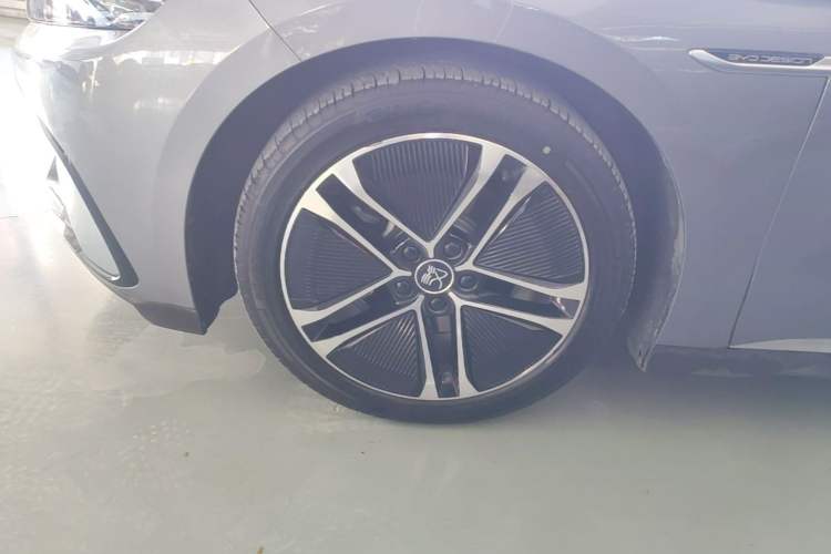 Used BYD Han 2023 EV Champion Edition 605KM Front-Drive Premium Model Exterior 4