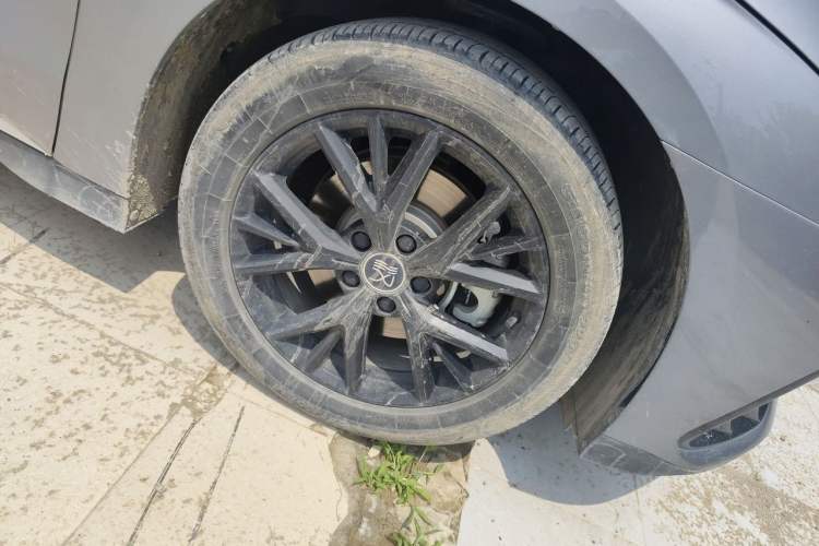 Used BYD Han 2023 DM-i Champion Edition 121KM Elite Model Exterior 4