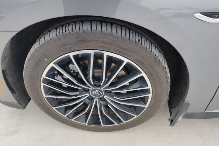Used BYD Han 2023 DM-i Champion Edition 121KM Prestige Model Exterior 4