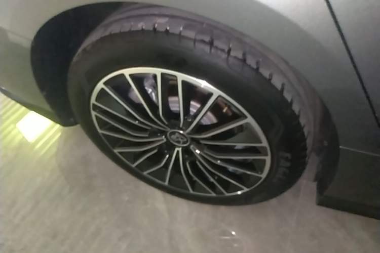 Used BYD Han 2023 DM-i Champion Edition 121KM Prestige Model Exterior 5