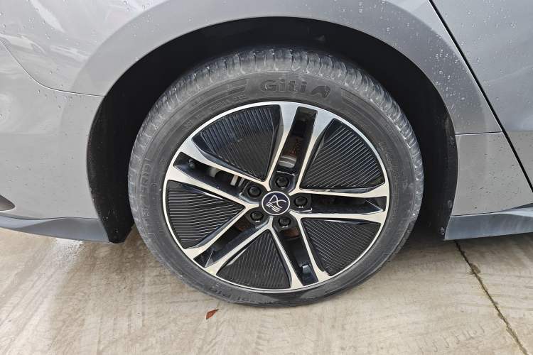 Used BYD Han 2023 EV Champion Edition 605KM Front-Drive Premium Model Exterior 5