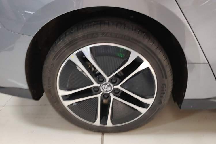 Used BYD Han 2023 EV Champion Edition 605KM Front-Drive Premium Model Exterior 5