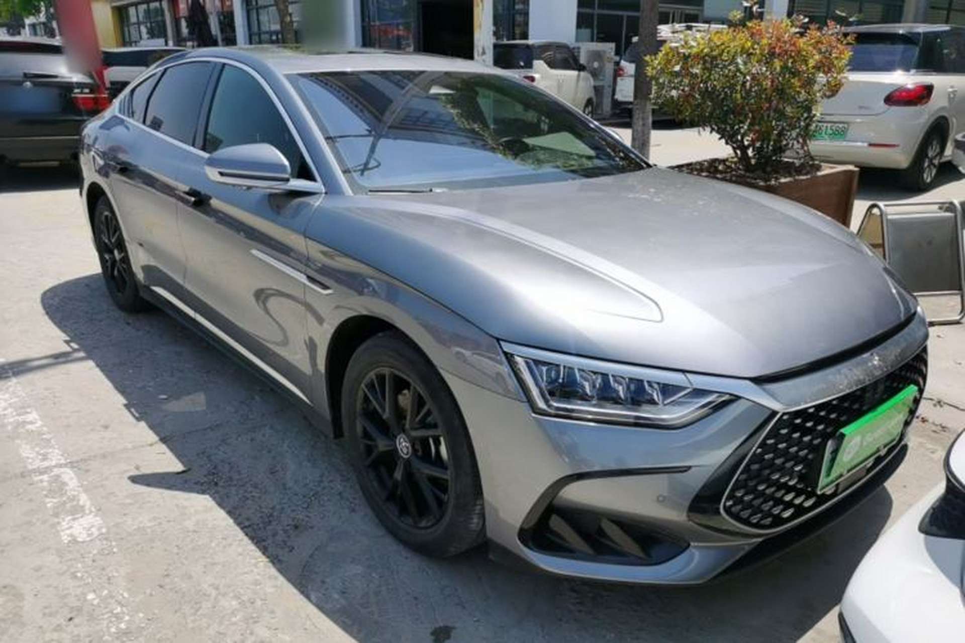 Used BYD Han 2023 DM-i Champion Edition 121KM Prestige Model Front Right 45 Deg