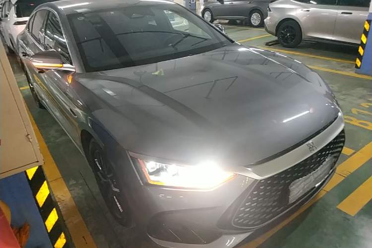 Used BYD Han 2023 DM-i Champion Edition 121KM Elite Model Front Right 45 Deg