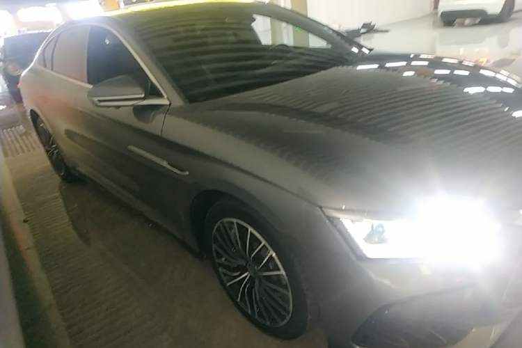 Used BYD Han 2023 DM-i Champion Edition 121KM Prestige Model Front Right 45 Deg