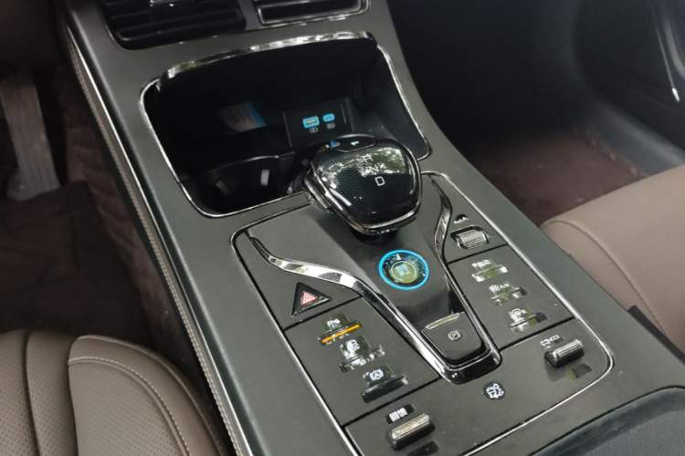 Used BYD Han 2023 EV Champion Edition 506KM Front-Wheel-Drive Premium Model Gear Lever