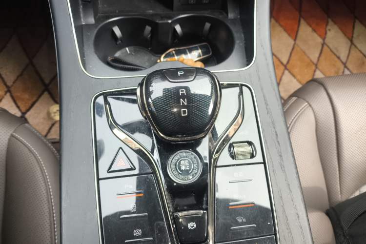 Used BYD Han 2023 DM-i Champion Edition 121KM Prestige Model Gear Lever