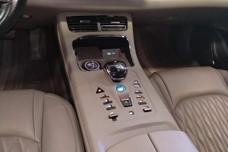 Used BYD Han 2023 EV Champion Edition 506KM Front-Wheel-Drive Premium Model Gear Lever