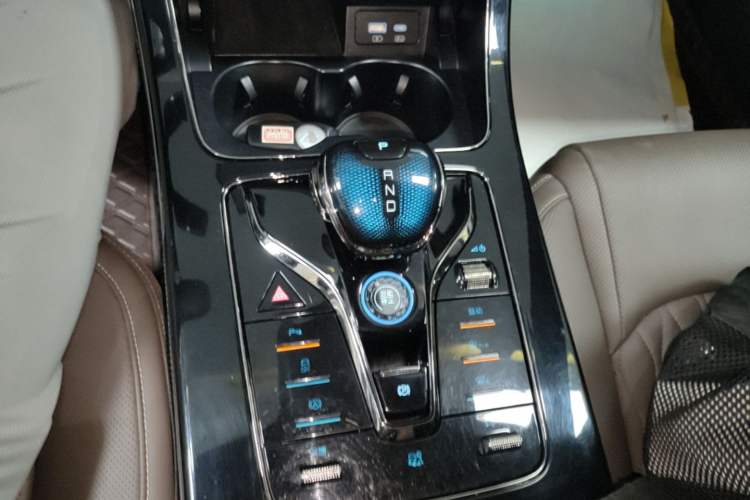 Used BYD Han 2023 EV Champion Edition 506KM Front-Wheel-Drive Premium Model Gear Lever