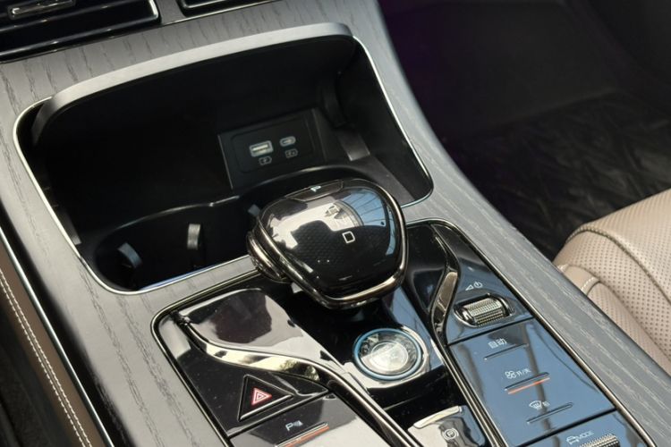 Used BYD Han 2023 DM-i Champion Edition 121KM Prestige Model Gear Lever