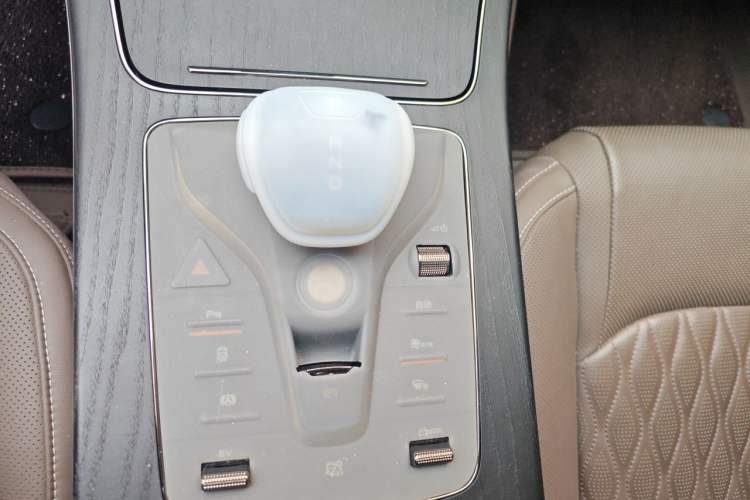 Used BYD Han 2023 DM-i Champion Edition 121KM Prestige Model Gear Lever