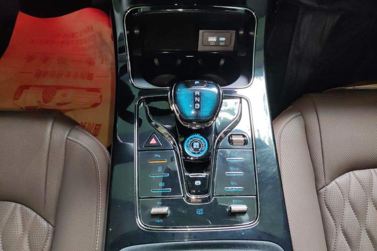 Used BYD Han 2023 DM-i Champion Edition 121KM Prestige Model Gear Lever