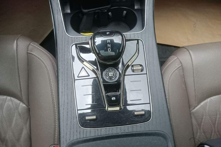 Used BYD Han 2023 EV Champion Edition 610KM All-Wheel-Drive Flagship Model Gear Lever