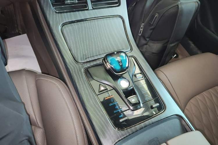 Used BYD Han 2023 EV Champion Edition 605KM Front-Drive Premium Model Gear Lever