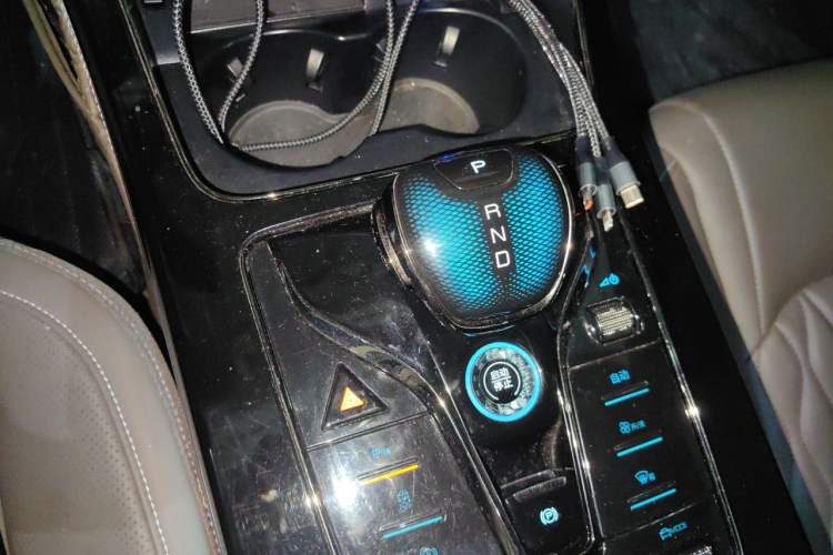 Used BYD Han 2023 EV Champion Edition 605KM Front-Drive Premium Model Gear Lever