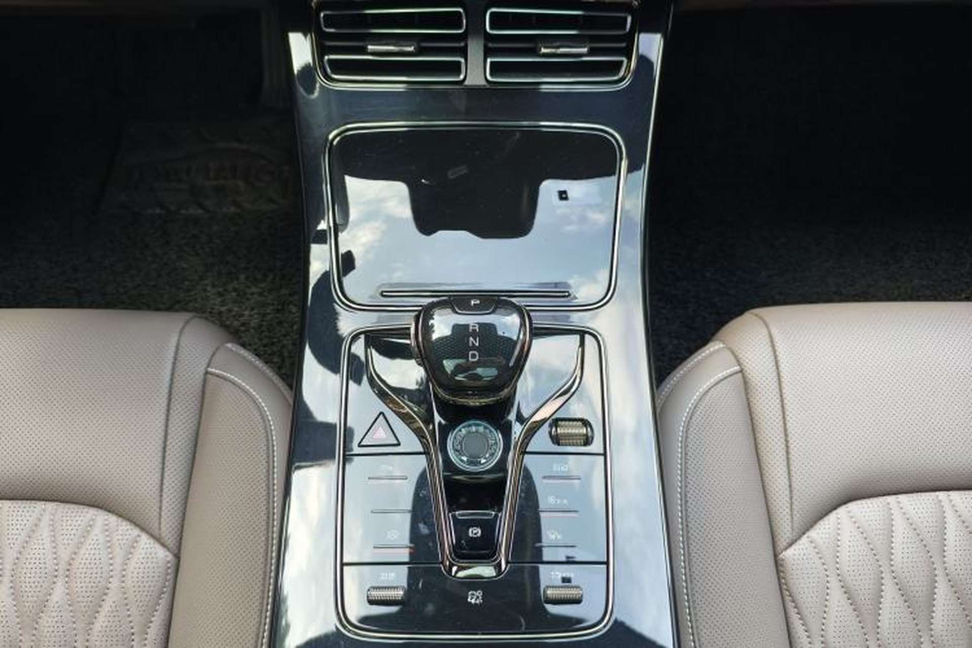 Used BYD Han 2023 EV Champion Edition 506KM Front-Wheel-Drive Premium Model Gear Lever