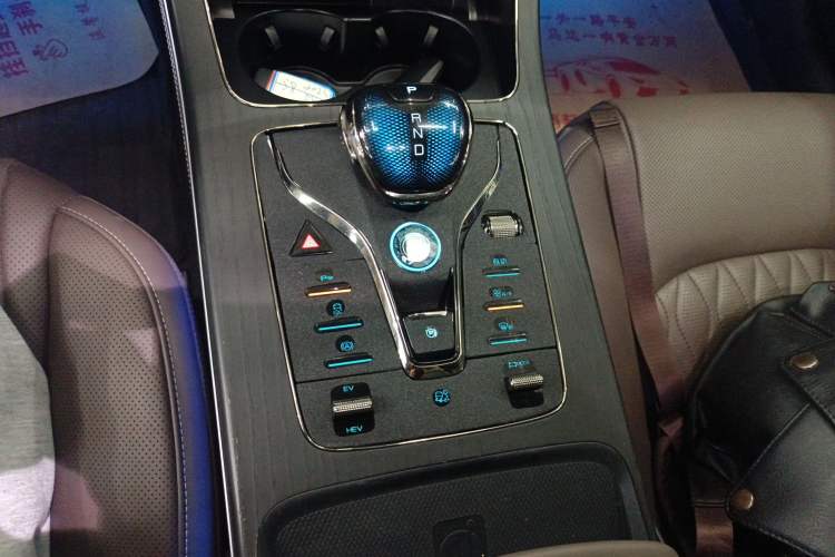 Used BYD Han 2023 DM-i Champion Edition 121KM Prestige Model Gear Lever
