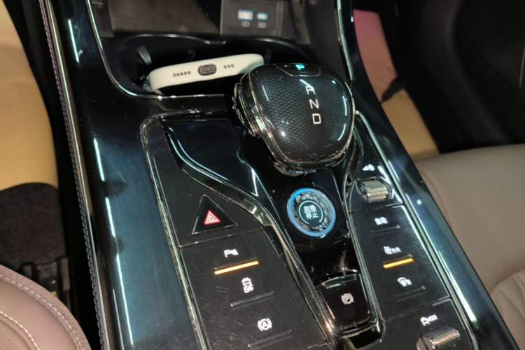 Used BYD Han 2023 DM-i Champion Edition 121KM Prestige Model Gear Lever
