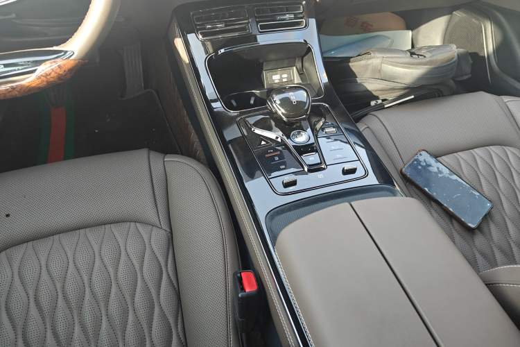 Used BYD Han 2023 DM-i Champion Edition 121KM Prestige Model Gear Lever