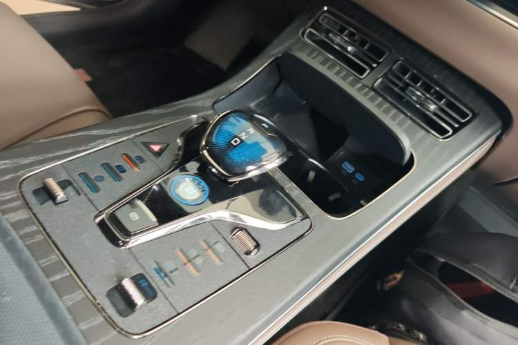 Used BYD Han 2023 DM-i Champion Edition 121KM Prestige Model Gear Lever