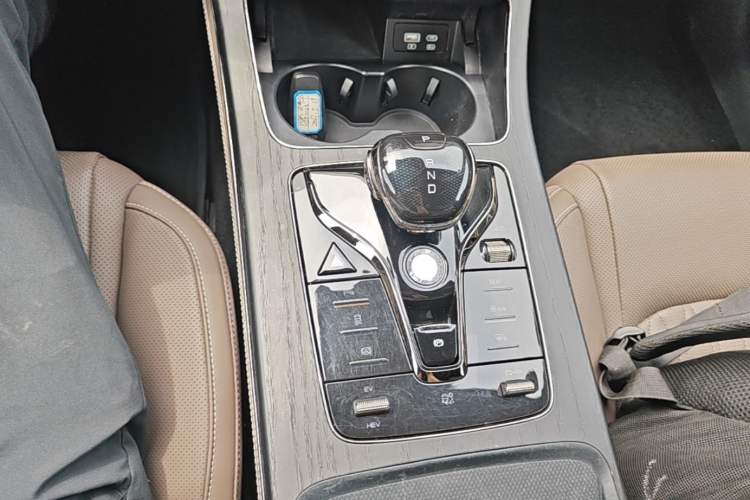 Used BYD Han 2023 DM-i Champion Edition 121KM Prestige Model Gear Lever