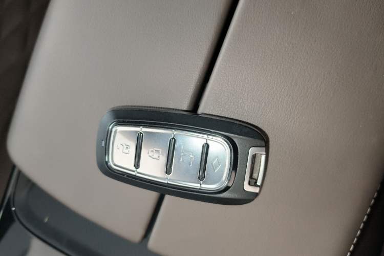 Used BYD Han 2023 EV Champion Edition 605KM Front-Drive Premium Model Interior 1